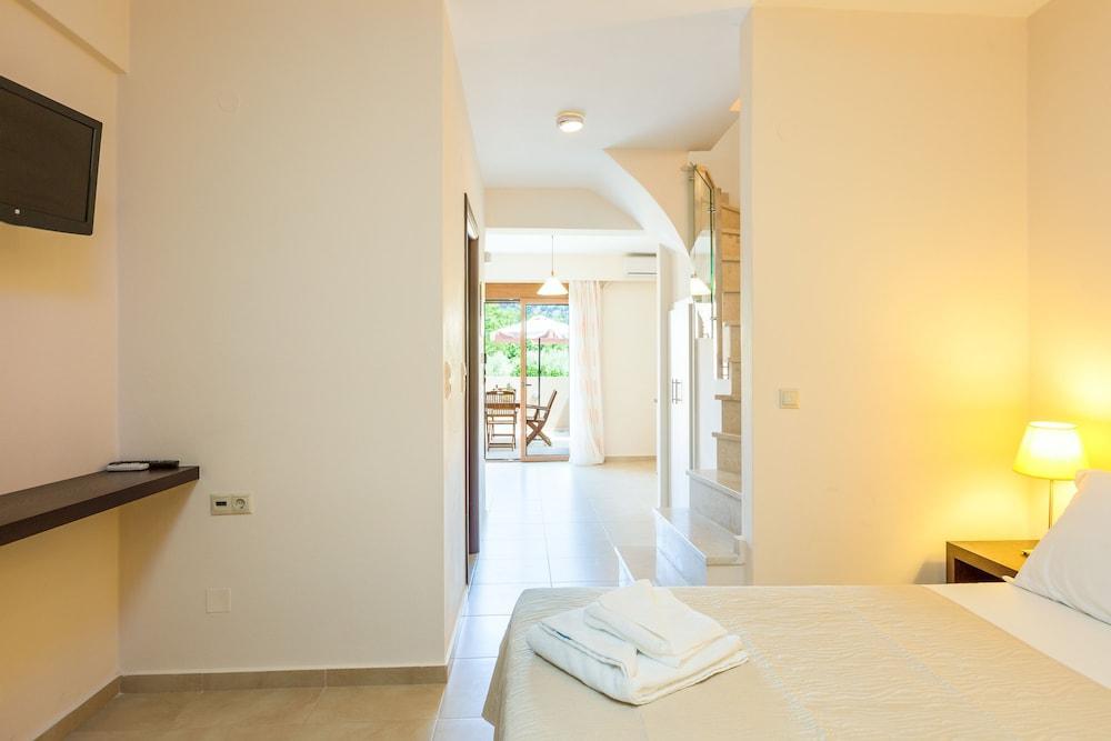 Pantheon Villas & Suites Vlikhadha Екстер'єр фото